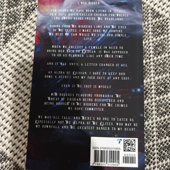 3/20$ The Hidden Falling Book by Kelly Cove - Picture 2 of 6